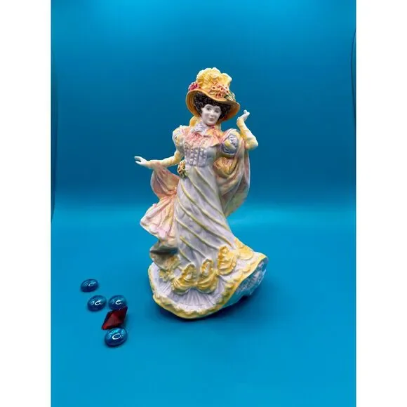 Royal Doulton "Primrose" HN3710, Flowers of Love Collection, 1995, BOX